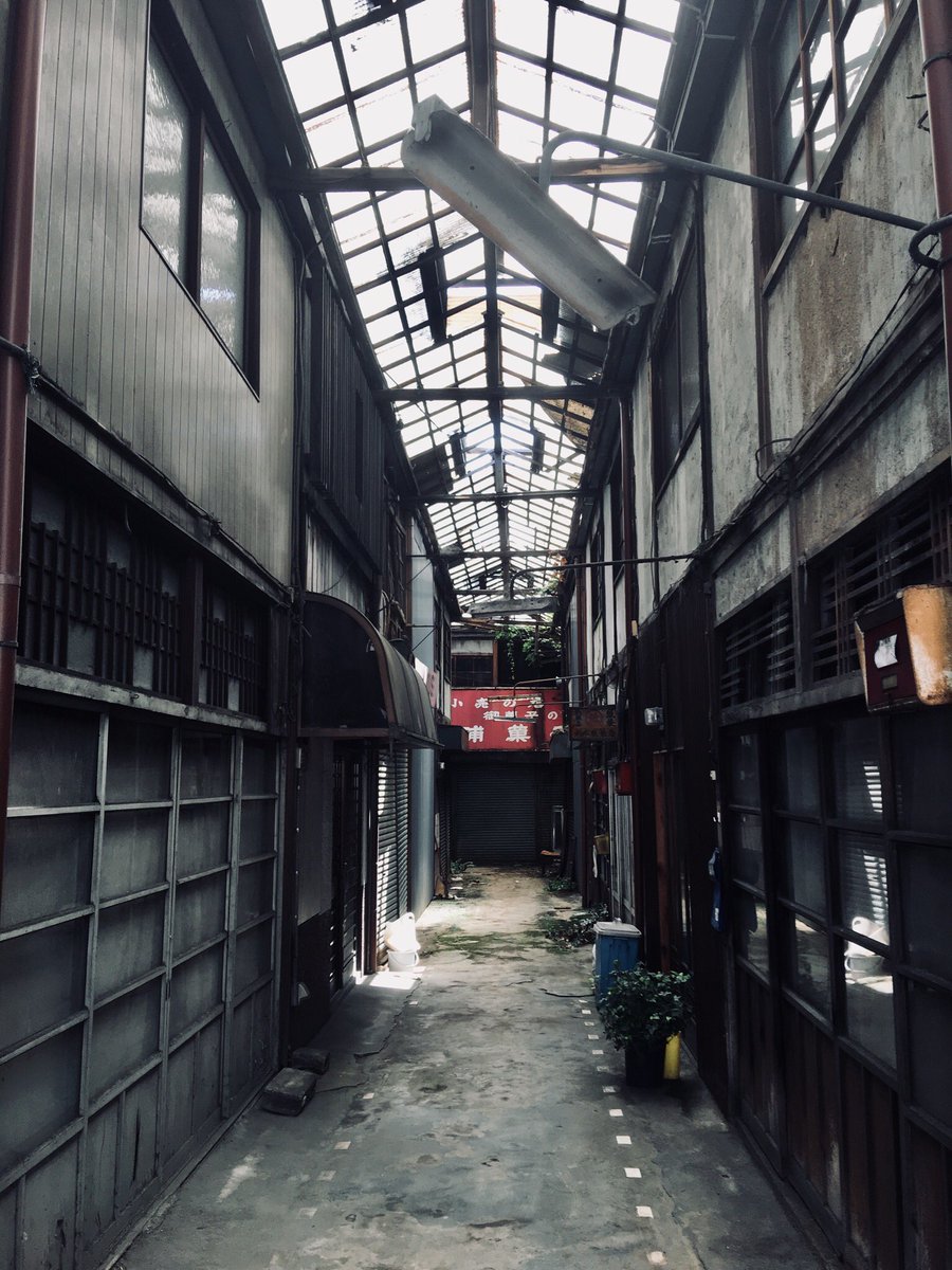 a_san0202's tweet photo. スナップ王MZ氏が好きそうな商店街 https://t.co/ajqnUls3CE