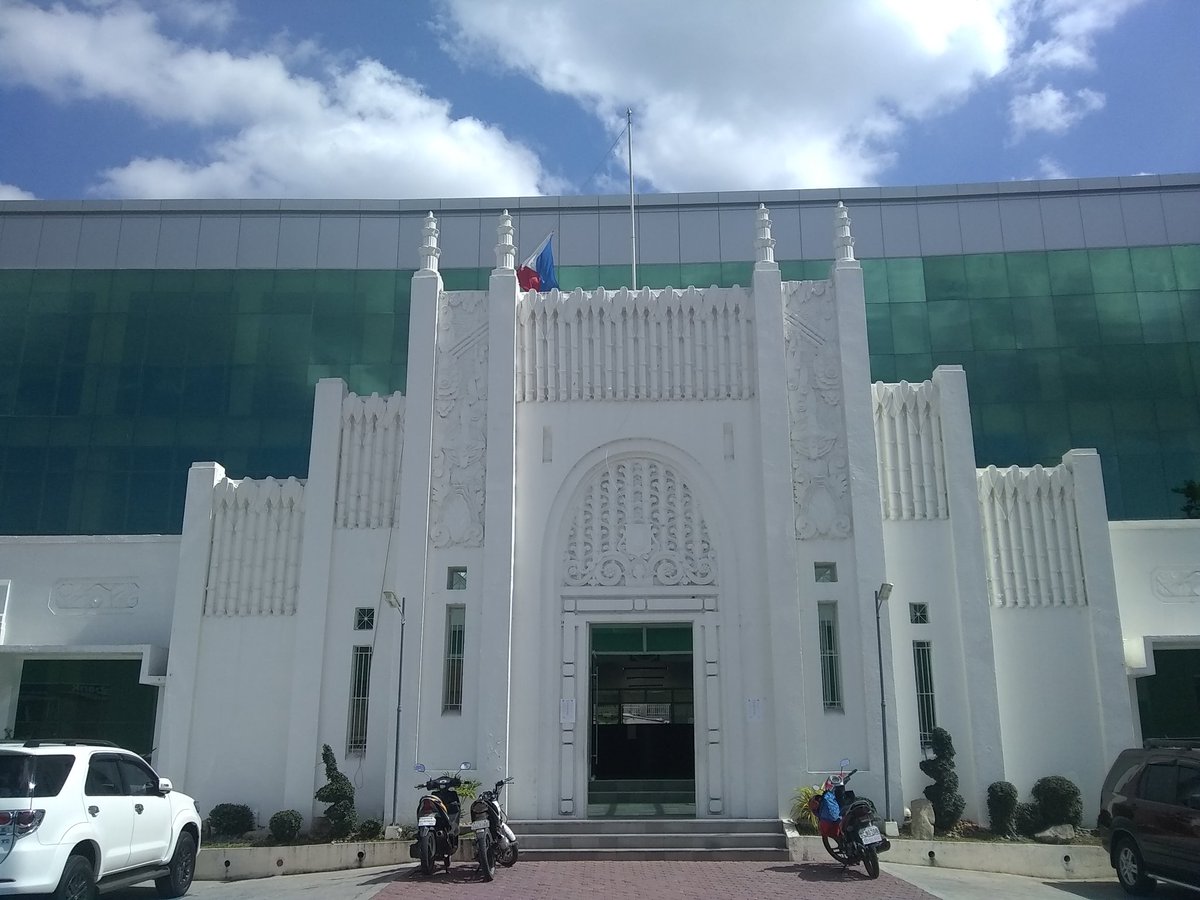 tmelorenzo's tweet photo. loved the preservation of an old facade combined with the modern building of the bauan municipal hall- the last case study municipality for my project! #asugdr @gdrscholars https://t.co/M9xHcxnXJO