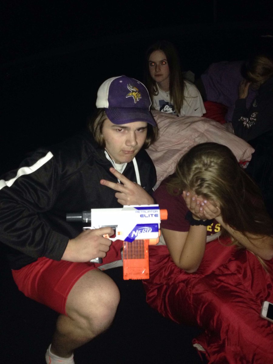 BushNibbas's tweet photo. Owen prom with the kill on Elizabeth milker of team nerf or everything https://t.co/teRHYruxru