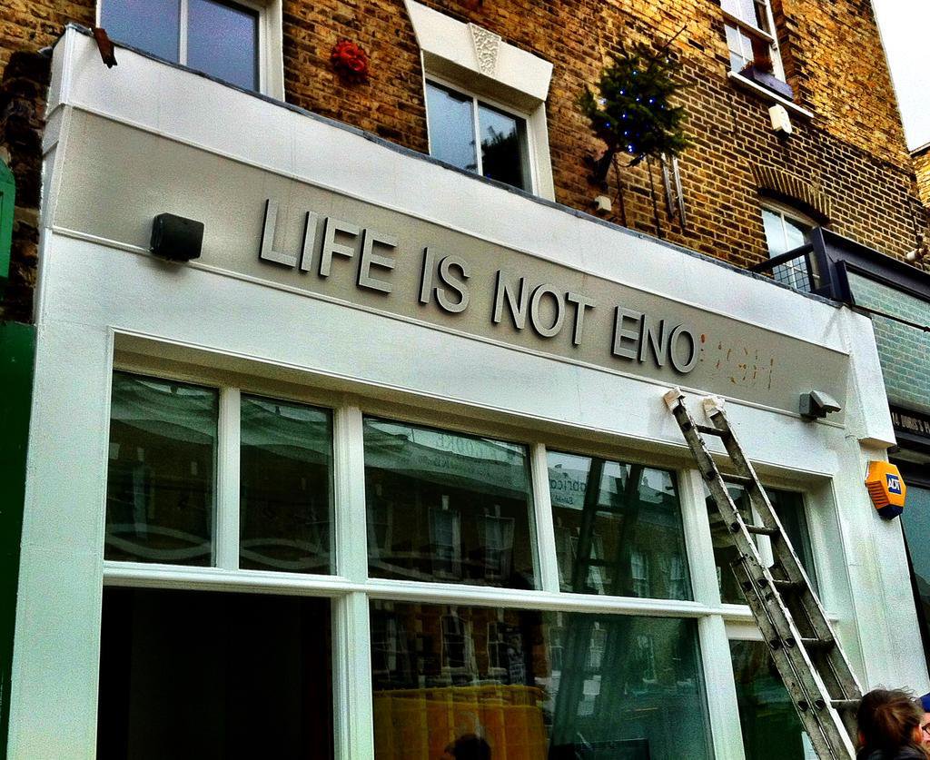 dark_shark's tweet image. Fake news! #BrianEno