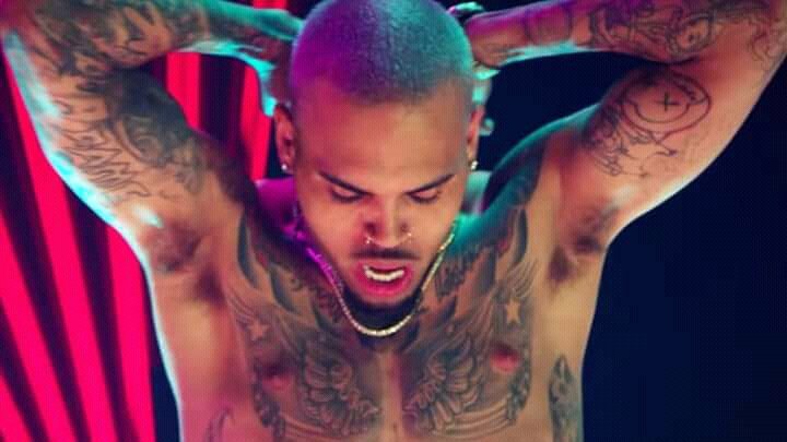 I love team breezy happy birthday to my boy Chris brown 