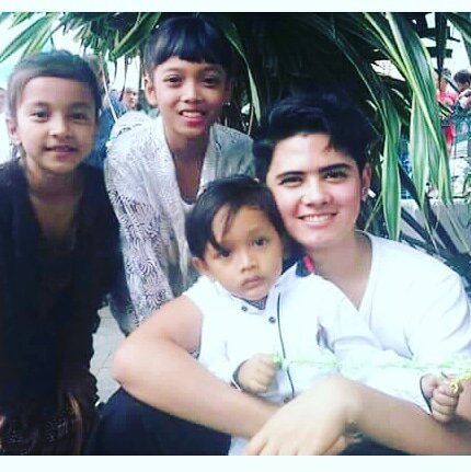 Aliando with fans cilik