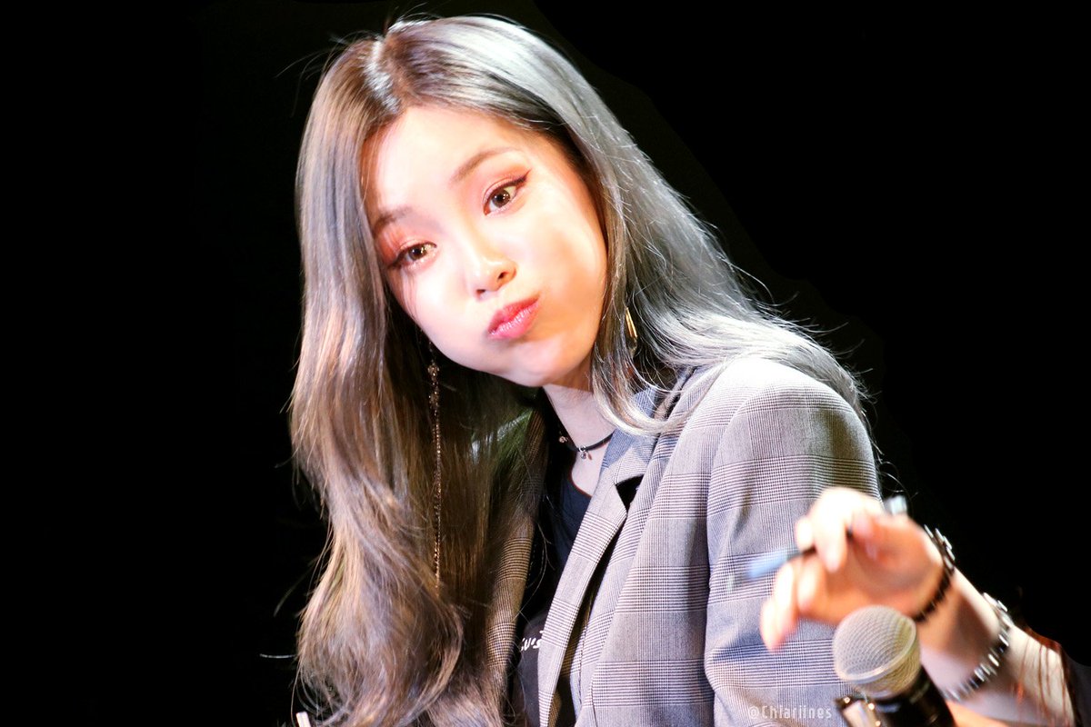 chiariines's tweet photo. 180504 Voice Up Concert 2018 #taiwan #대만 #헤이즈 #Heize https://t.co/I6nQUollje