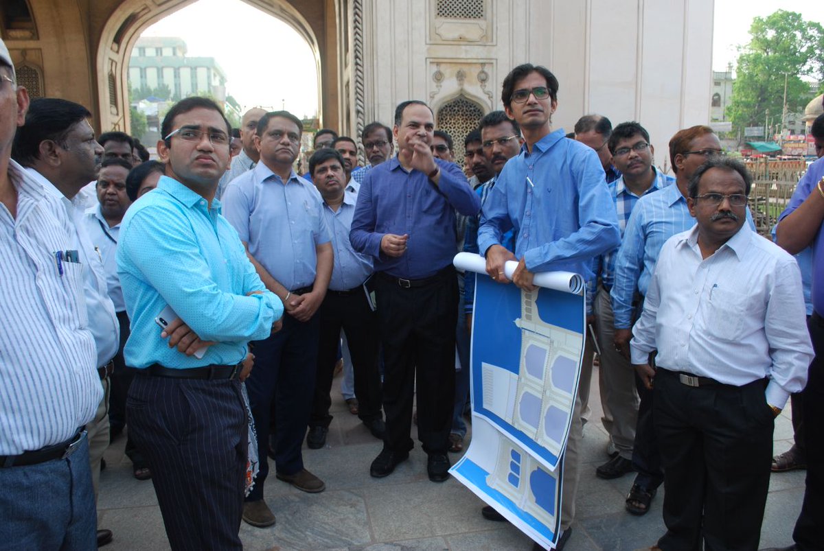 CHARMINAR_GHMC's tweet photo. Some more glimpses from Todays Visit to Charminar #ProjectCHARMinar @KTRTRS @arvindkumar_ias @CommissionrGHMC @GHMCOnline @acit_ghmc https://t.co/bbcSInznOj