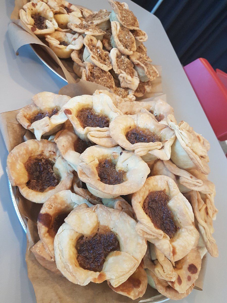 Shannon79695936's tweet photo. Lets take a vote.
maple bacon vs. apple crumble butter tarts
#HackWESCAM #jonnyblonde #buttertart https://t.co/x1yRy9SuaI