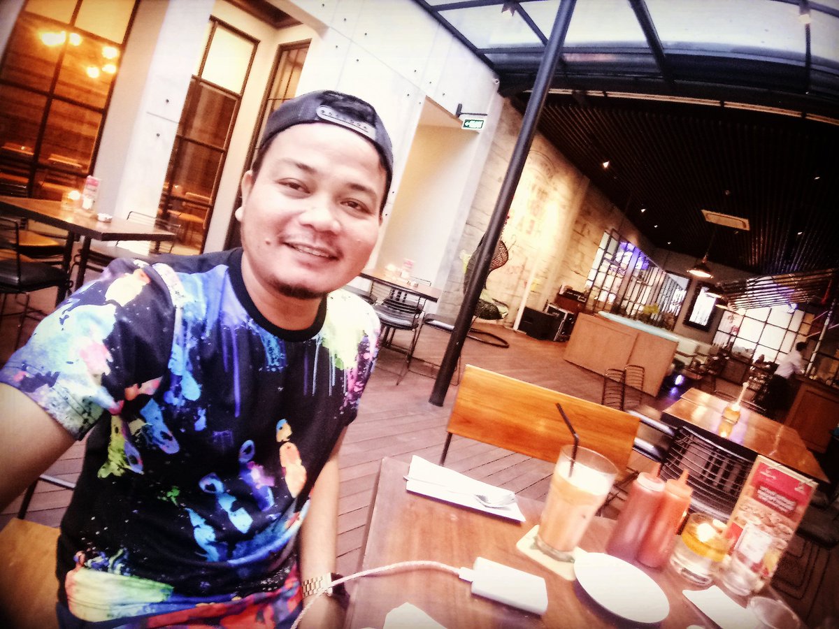 LamoPerdana's tweet photo. #Makassar #cafe #santai https://t.co/fiRK4lKZtx