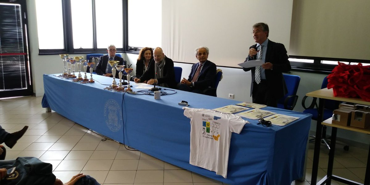 UnivPoliMarche's tweet photo. Giochi della chimica 2018 all'Univpm, 531 studenti alla competizione. Oggi premi 🎉
#chemistrygame2018 #chemistry https://t.co/pC8Xngg7nD