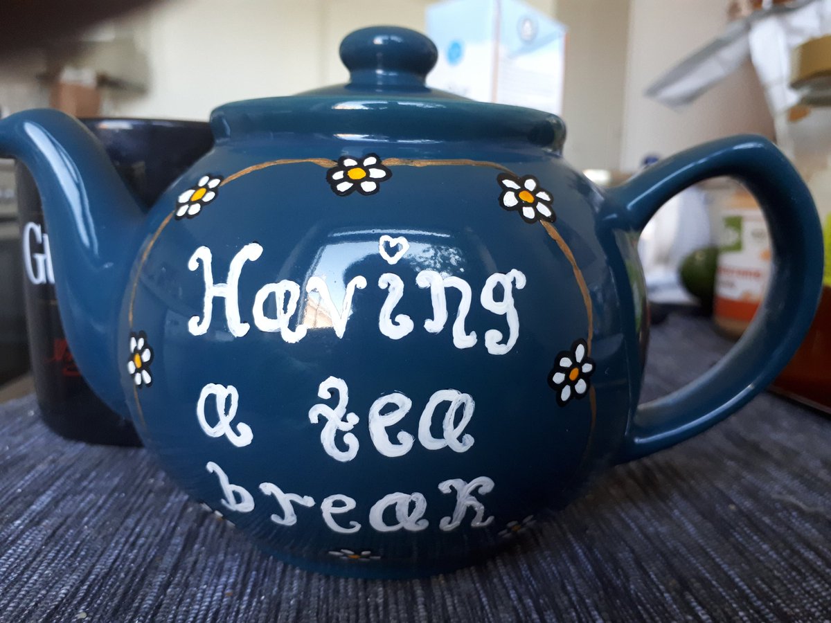exilbohne's tweet photo. Good Morning #SaTeaDay and the wonderful @HandDrawnWorld_ is always with me! https://t.co/zppvNaRgTS