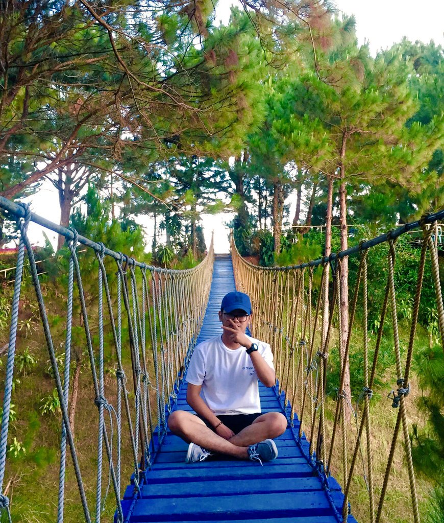 JoyCris07's tweet photo. cross the bridge with me https://t.co/Av8fvJswKG
