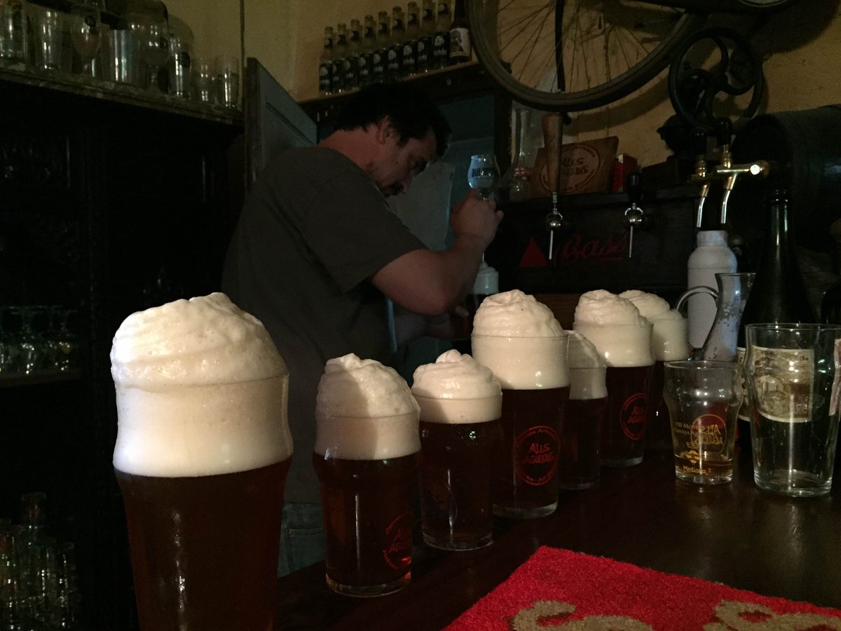 Avui Dissabte 5 d'11 a 00 hs. Ales Agullons celebra els 10 anys a la Masia.

Gastro, música en viu i molta birra!
OBERT a tot públic.
Singlot TANCAT, tornem el Dilluns.