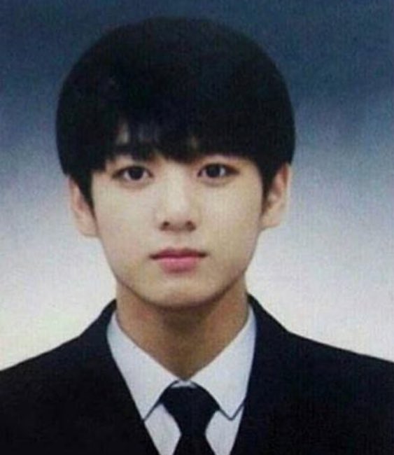 ボンレスハム これジョングクなの 中学生の卒アルらしいけどこんなジョングクイケてたっけ