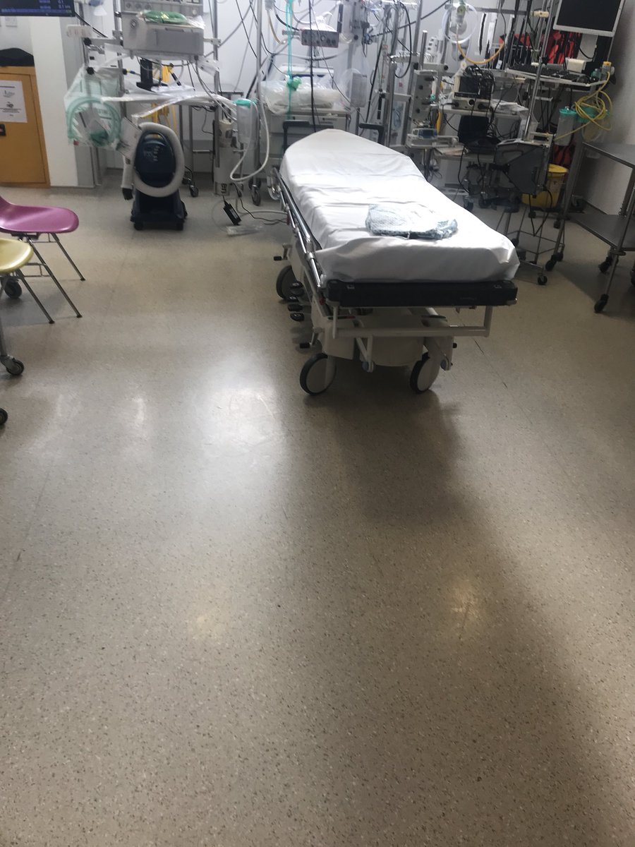 gareth_grier's tweet photo. A pleasure to spend a night shift at an unnamed, currently prestigious, generally fabulous central London Emergency dept with not a sign of any blood on any floor thanks to our more than tremendous team. London is littered with prestigious &amp; shiny clean emergency departments. 🐔 https://t.co/hVdW8mhnE2