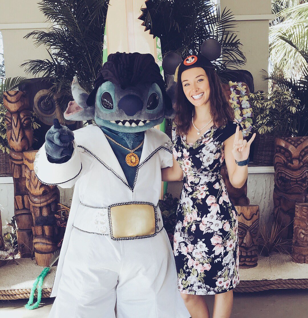 brandi_clouse's tweet image. Graduation is more fun when Elvis Stitch is there to congratulate you👩‍🎓 I can’t wait to start my next adventure at UVU! #DCP2017 #ExerciseScienceMajor #UVUBound #SLCCGraduate