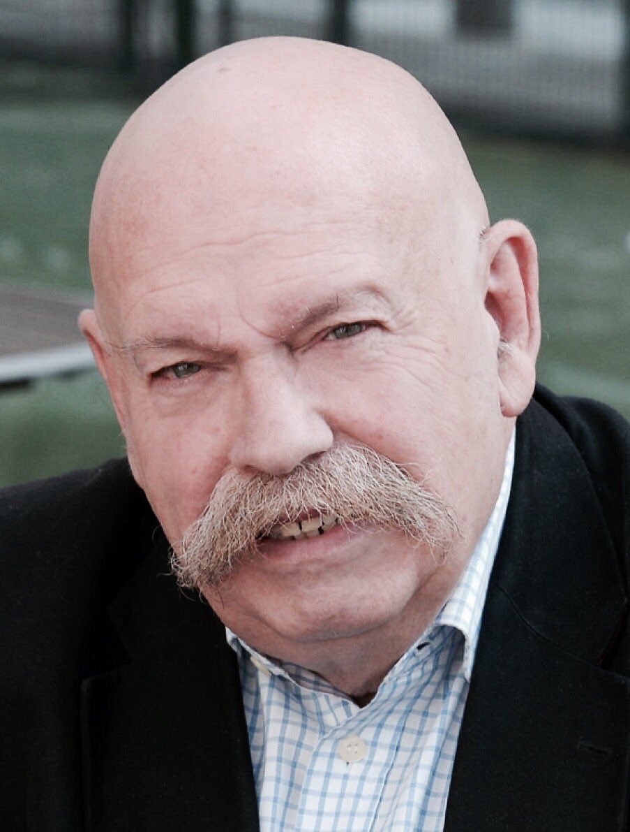 retrochenta's tweet photo. Noticia muy triste: acaba de dejarnos José María Íñigo, uno de los más grandes de la televisión. Descansa en paz. https://t.co/a68EAORWNy