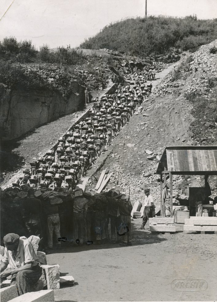 AuschwitzMuseum's tweet photo. 5 May 1945 | @USArmy soldiers liberated the German concentration camp #Mauthausen. Between 1938-45 over 190,000 people were imprisoned there. At least 90,000 of them were killed, including around 28,000 Poles. https://t.co/dmhAMsfJXZ https://t.co/tomDZt2MOx