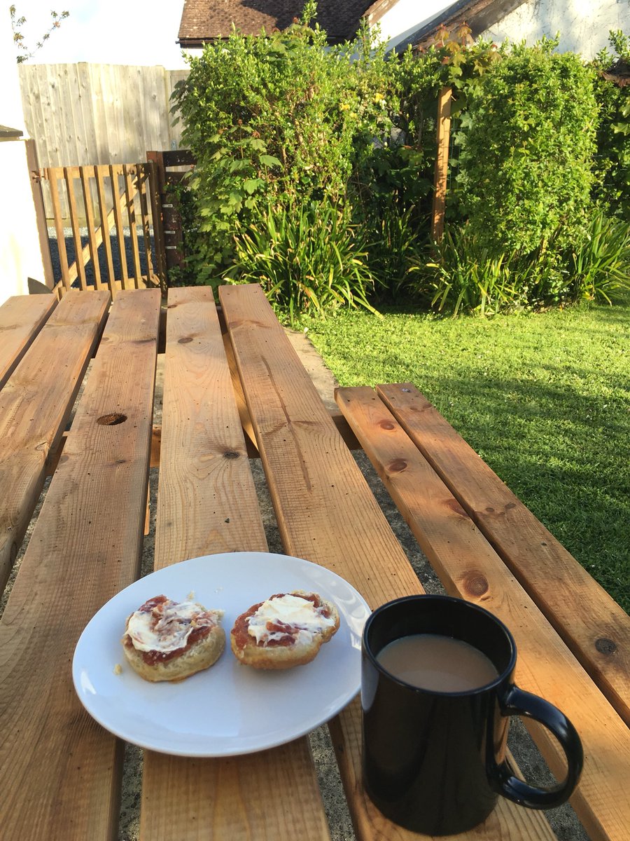 Good to be home! #cornishcreamtea #kennacksands