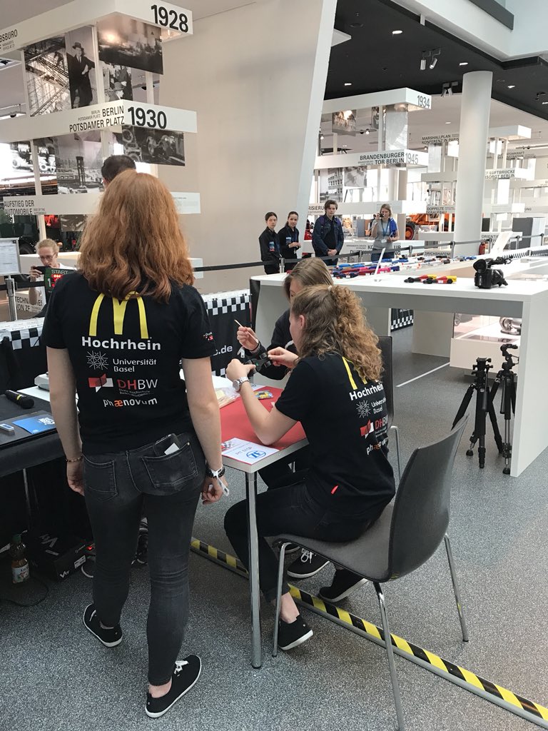 aengels_racing's tweet photo. Die Reperatur ist in vollem Gang

#f1inderschule #aengels #phaenovum https://t.co/kpLhSZjeZ6