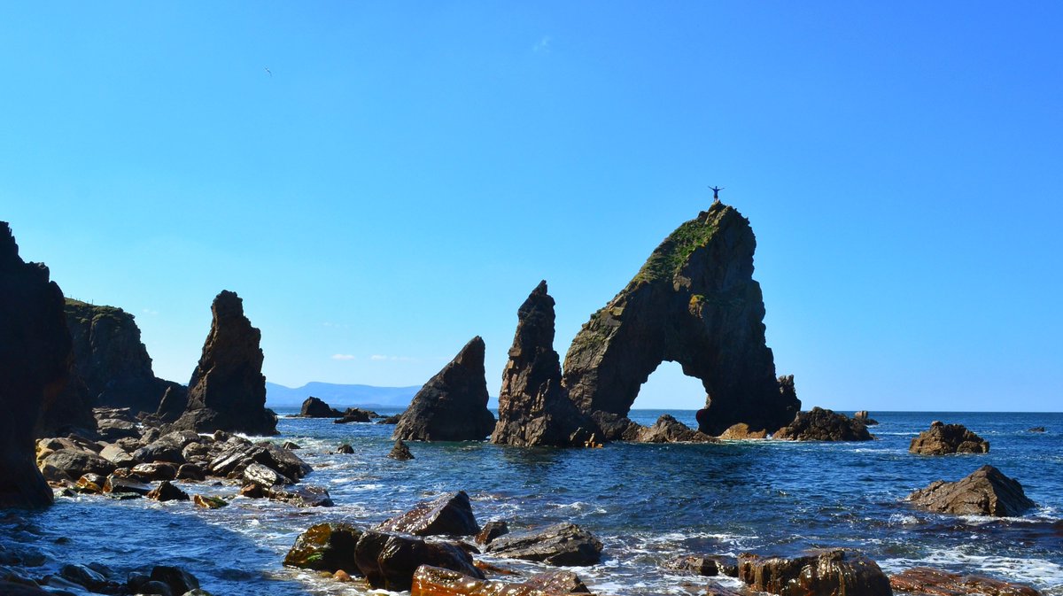 Johngodwyer1's tweet photo. My 10 best Irish adventures   in the Weekender section of today’s Irish Times include the Serpents lair, #jjjInishmore  #CausewayCoast, #HowlingRidge. @bikeparkireland @questireland @activityireland @kerryclimbing @araninfo https://t.co/7ruExygdyU