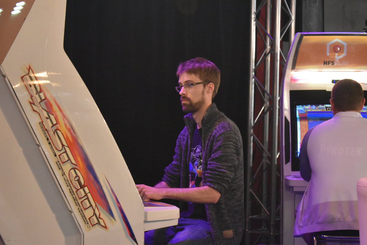 windjammersfr's tweet photo. Bravo à l'équipe de @Matt_Karpinski "Le fromage de philly" pour leurs victoire au 10v10 et aujourd'hui c'est #Discmania4 toujours au @HFSplay !! D'après vous qui sera le grand gagnant? ;) https://t.co/u1VeroqReg