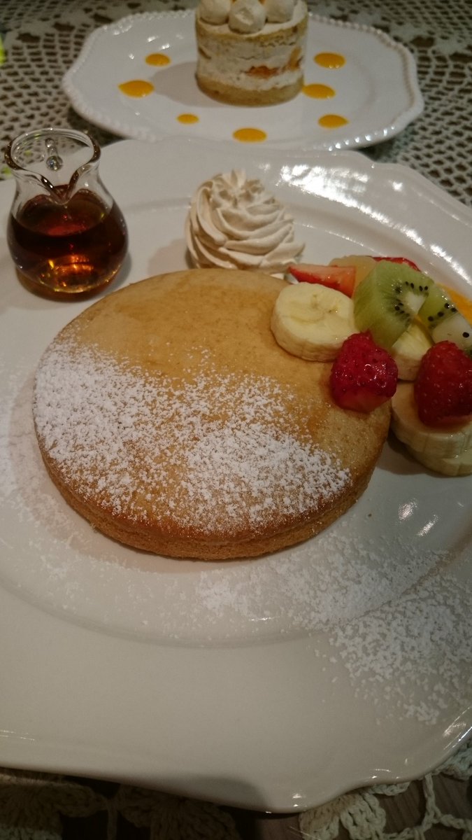 しろ 新宿マルイ本館のフタバフルーツパーラー行って来ました ホットケーキフルーツミックス 季節のショートケーキ 今はデコポン 美味しかったです アーモンドは使用だそうです クリーム ココナッツを感じたけどどうなんだろ T Co