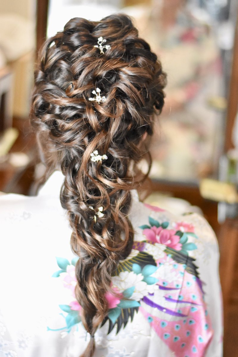 Beautiful bride at <a href="/CrondonWeddings/">Crondon Park</a> yesterday.  #weddinghour #weddinghair #mobilehairstylist #freelance <a href="/ghd/">@ghd</a>