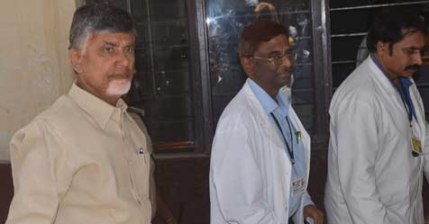 eenadulivenews's tweet image. అత్యాచార బాధిత చిన్నారికి చంద్రబాబు పరామర్శ
 goo.gl/TqHRyd
  #ChandraBabuNaidu #Dachepalli