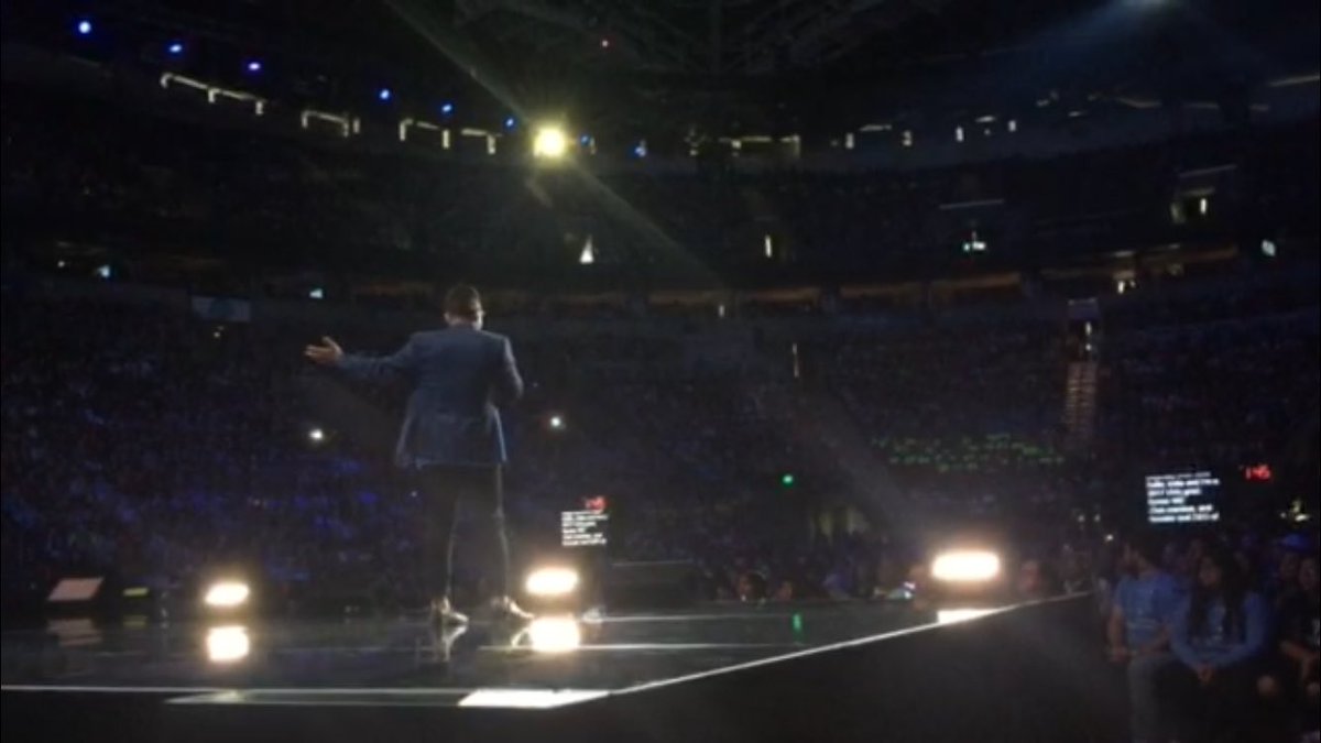 Deve6h's tweet photo. What a powerful crowd - 18,000 dreamers and change makers! @craigkielburger #WEdaySeattle @PaniEnergy @UVicInnovation @AlacrityCanada @uvic https://t.co/ndpPJx1KmE