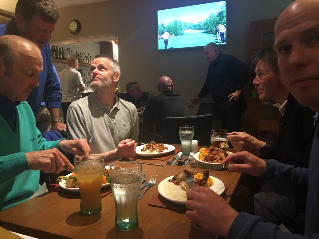 dirletoncastle's tweet photo. 5.5 - 1.5 home victory for the Castle last night versus @MusselburghGC  - away leg on 18th May to decide the Henderson Shield. Nice food in Ricky’s Bar @GullaneGolfClub https://t.co/jRsgny3pYx