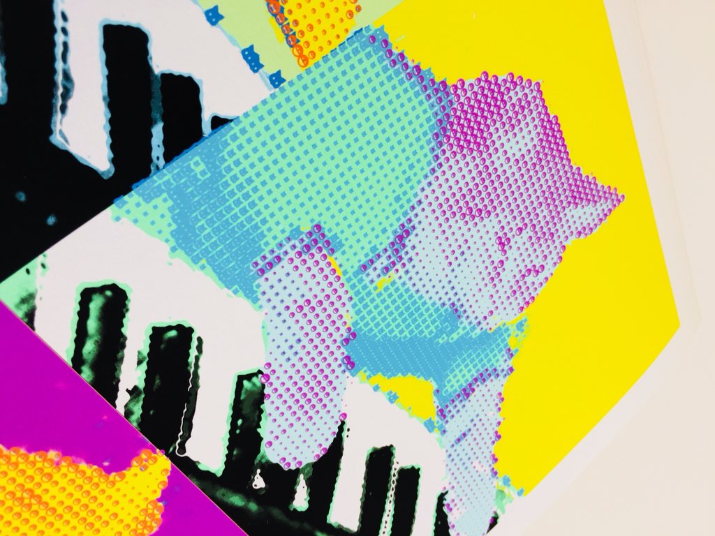 TreeevArt's tweet photo. Keyboard-cats-hol, made from 1000’s of lil emoji cats . on their way to a new home 😺😸😹😻😼😽🙀😿😾🤧 https://t.co/OjVTHGMkJZ https://t.co/DTwcDk6fUF 
#emoji #emojis #emojiart  #emojipop #emojilove #emojilife😊😍😂😢😈😱 #cats #keyboardcat #emojicat https://t.co/zeKd7XW7gZ