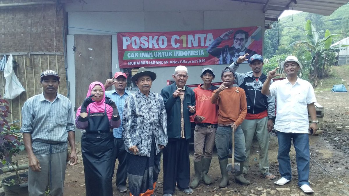 C1nta dgn petani  kopi malaya ciwidey <a href="/CucunCentre/">Cucun Centre</a> <a href="/tarya180272/">Tarya Witarsa</a>