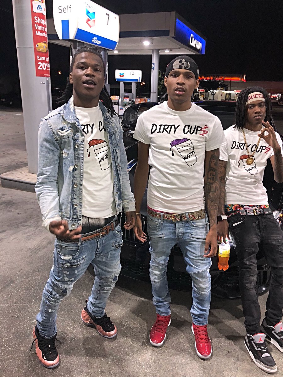 Sackboy_099's tweet photo. I Had To Go Get Safe , It’s Money All Ova Tha Day Place , Lil Mark Made $8k Yesterday Sum Lite We Make That Everyday 🤷🏽♂️ #MAF00 Big3️⃣ https://t.co/nDEY9LhJsy