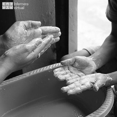 infermeria's tweet photo. Fes salut amb el #rentatdemans !Mantenir una bona #higienedemans redueix els #microbis https://t.co/pxKG73Ios6 #DiaMundialHigienedeMans #mans #higiene #prevenciómalalties #malalties #prevenció #savehands #hands #washhands #healthytips #health #prevention #prescriusalut https://t.co/xHdVqFkakU