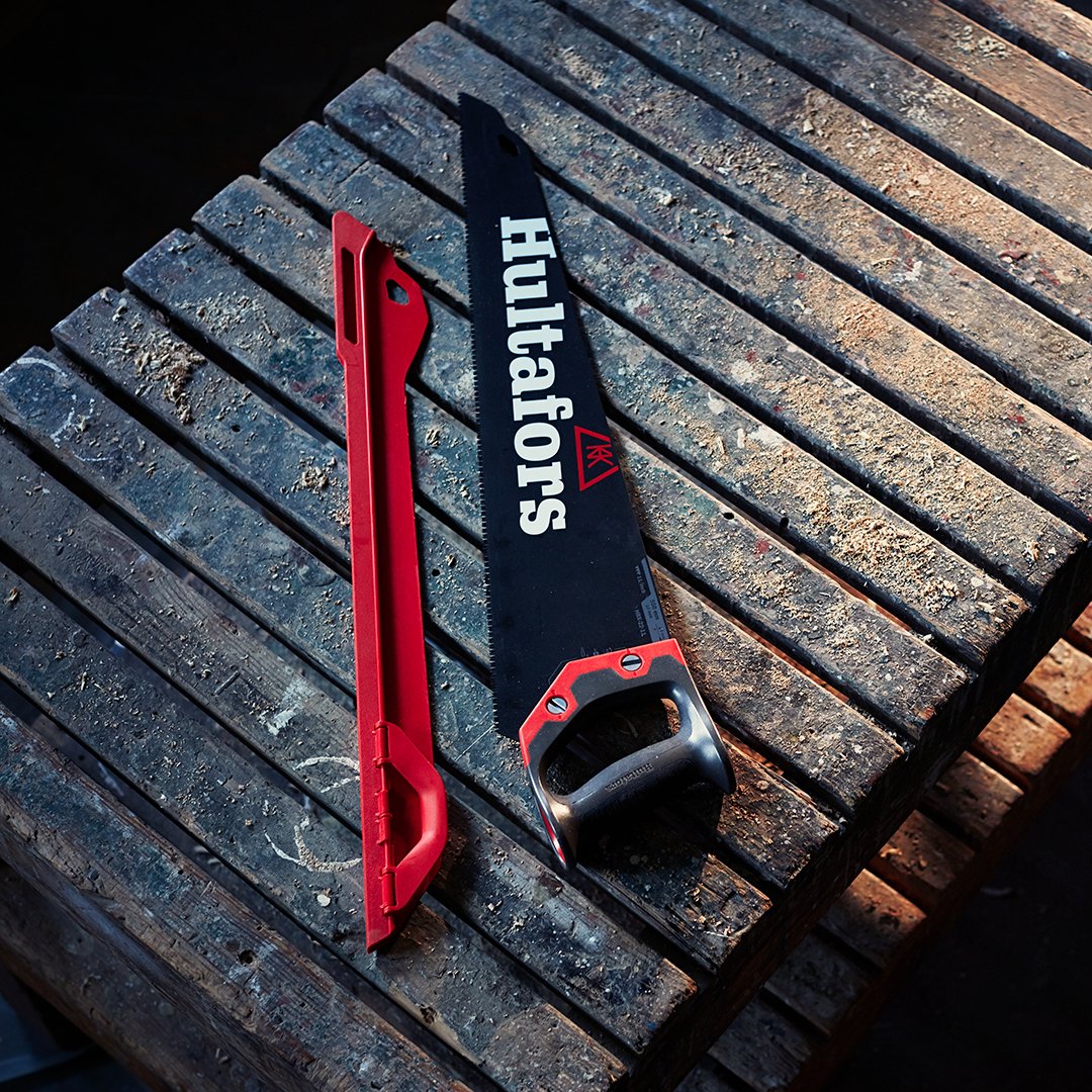 Kun je een klassieke zaag innoveren? Probeer de Hultafors HBX handzaag dan merk je direct een paar verschillen. #handzaag #zagen #Hultafors #gereedschap