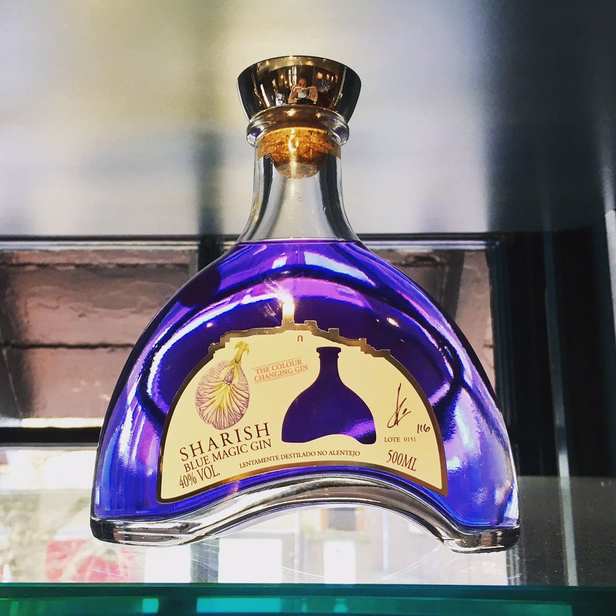 BarSaintJames's tweet photo. The only thing better than gin...blue magic gin 😍 Order yours at the bar today and watch it change colour with a dash of tonic ✨
#BarSaintJames #BlueMagicGin #GinLovers #Gin #Swansea #Uplands #bankholiday #bankholidayweekend https://t.co/Q4A6HX8YQe