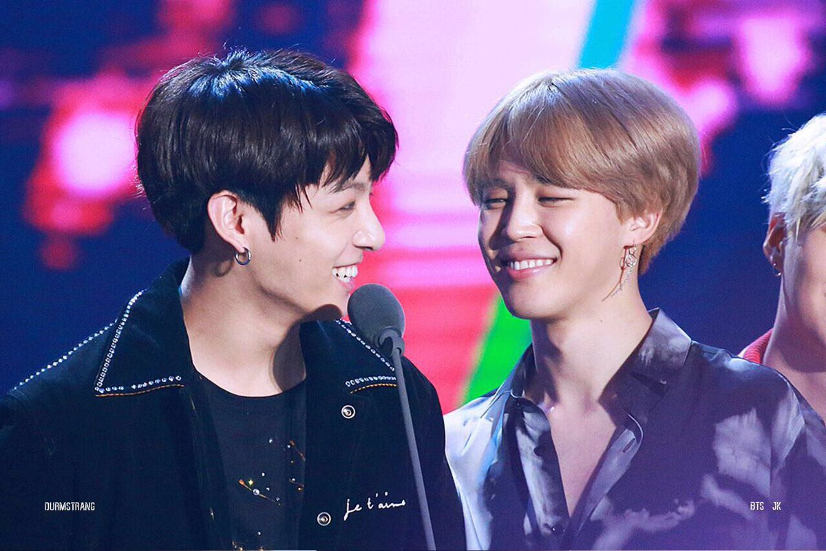 JikookclanS's tweet photo. Colección "miradas"
#jikook #KOOKMIN #JUNGKOOK #jimin #MTVBRKPOPBTS #PremiosMTVMiaw #BTS #BTS14M #BTS24HoursLeft
#jikookmin #JUNGKOOK #JM 
-white🌚💫 https://t.co/1w01QPsP8Z