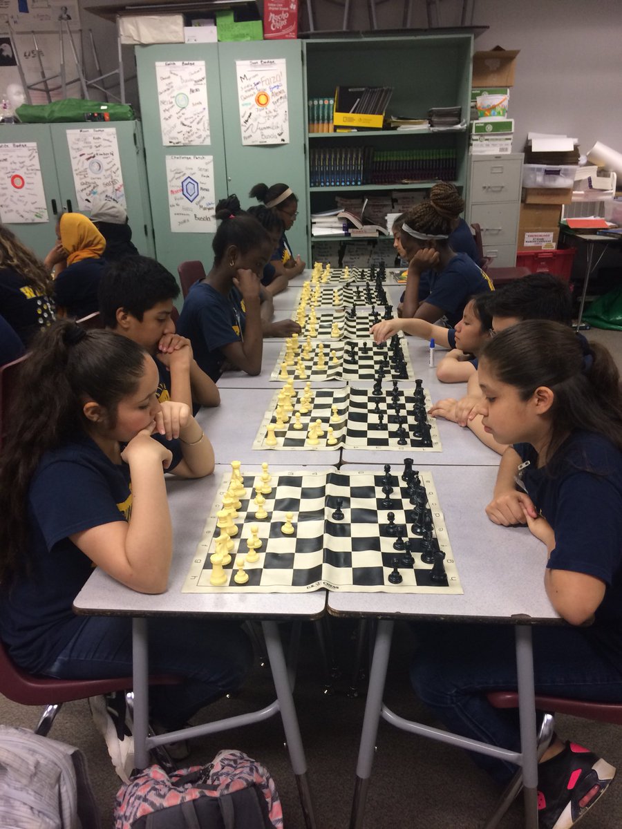 ILead4success's tweet photo. After field day activities these @YgbInt wildcats worked on their critical thinking skills w/ #chess #thinkbeforeyoumove https://t.co/tRsxsjbqKJ