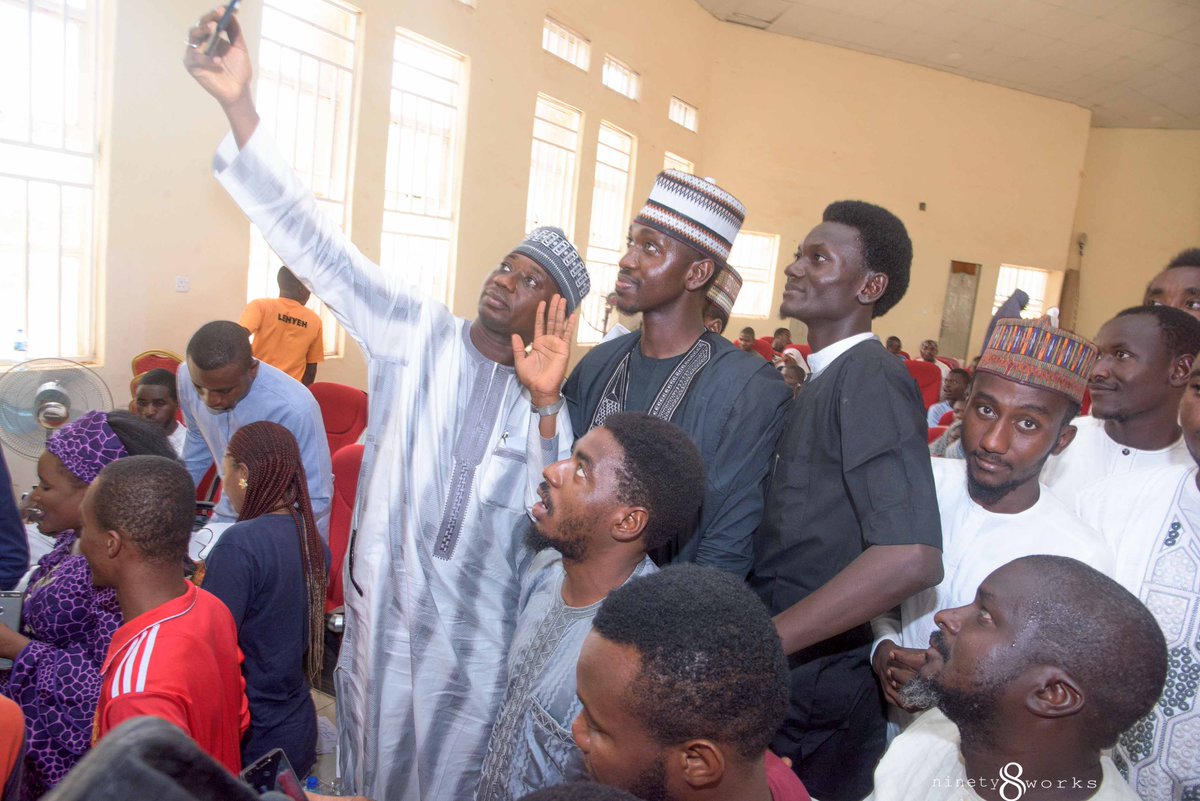 ourkebbiproject's tweet photo. and the SELFIE session came with a pressure effects that ginger the whole #OURKEBBIPROJECT @usmanaling @ibromomo @iamtobokunuga @el_dauda @aminubi @yinigerria https://t.co/OP3afjG8LM
