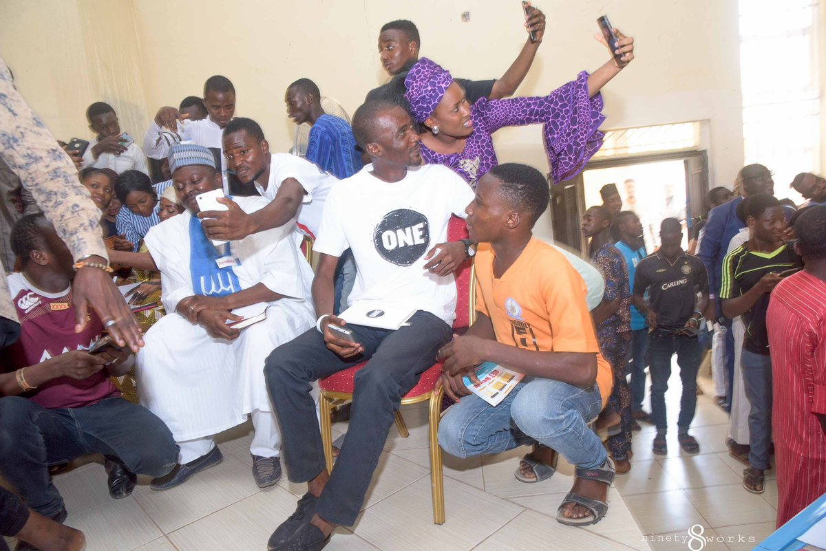 ourkebbiproject's tweet photo. and the SELFIE session came with a pressure effects that ginger the whole #OURKEBBIPROJECT @usmanaling @ibromomo @iamtobokunuga @el_dauda @aminubi @yinigerria https://t.co/l7Tvv1FtvM