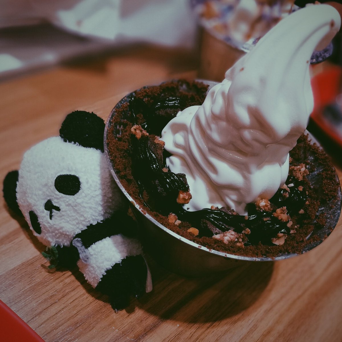 charinaclarisse's tweet photo. #MakingSadPandaSmile #QuestForHappiness #SadPanda #Bonchon #bingsu https://t.co/UBPVhXZEgI