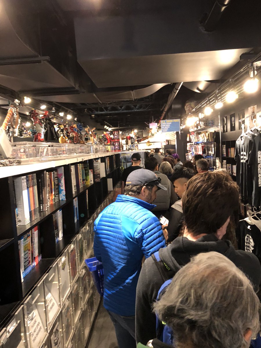 CDNInsurance's tweet image. It’s #FreeComicBookDay @SilverSnailTO Nice Line, great atmosphere!