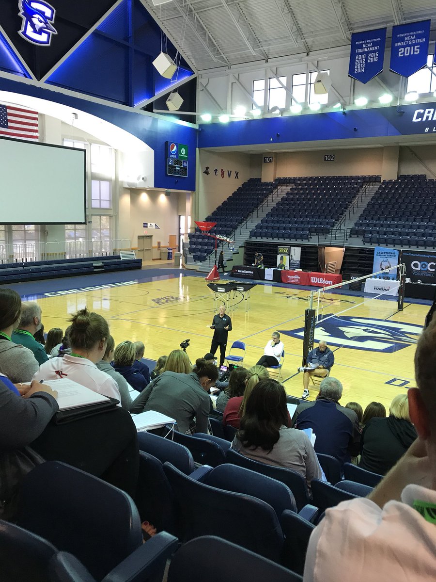 SharleneRamsey's tweet photo. Listening to John Dunning!!
#stanfordVBcoach
#aocvb https://t.co/6BV7I8E8i9
