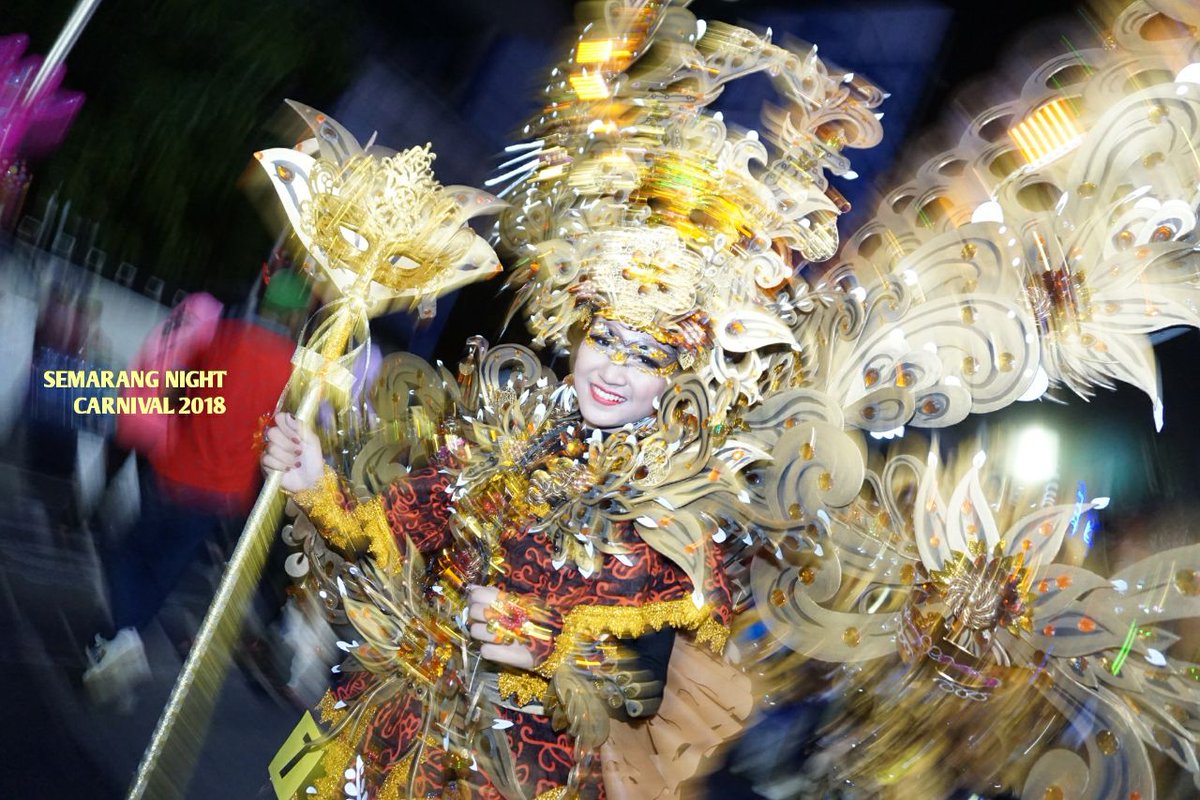 Retweeted Wisata Semarang (<a href="/wisatasemarang/">Wisata Semarang</a>):

Kerennya kostum peserta #SNC2018  x.com/wisatasemarang…