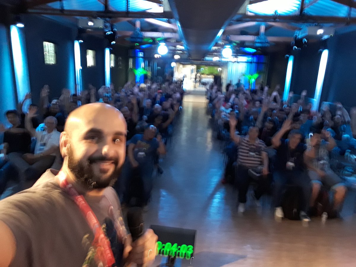 programadriano's tweet image. Marcando presenca no #dotnetsummit