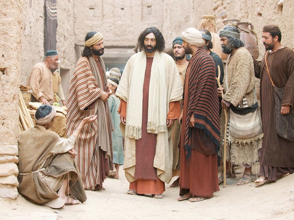 JamesMartinSJ's tweet photo. Gospel: In today's reading Jesus says, "If the world hates you, realize that it hated me first." So don't be surprised if people hate you for bring merciful. Be free of the need to be loved, liked or approved of. As Dan Berrigan, SJ, said, "Know where you stand. And stand there." https://t.co/5X9pEwQaMr