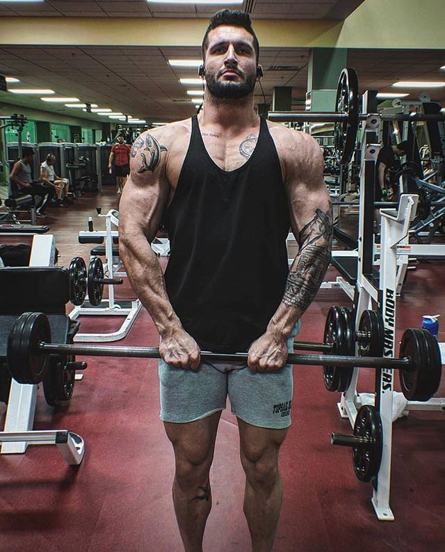 MuscleMitten's tweet photo. Tag #MuscleFromTheMitten to be featured! 💪 ft. @thedillinghammer https://t.co/mN7lBmZW64 https://t.co/K8InrlwYUZ