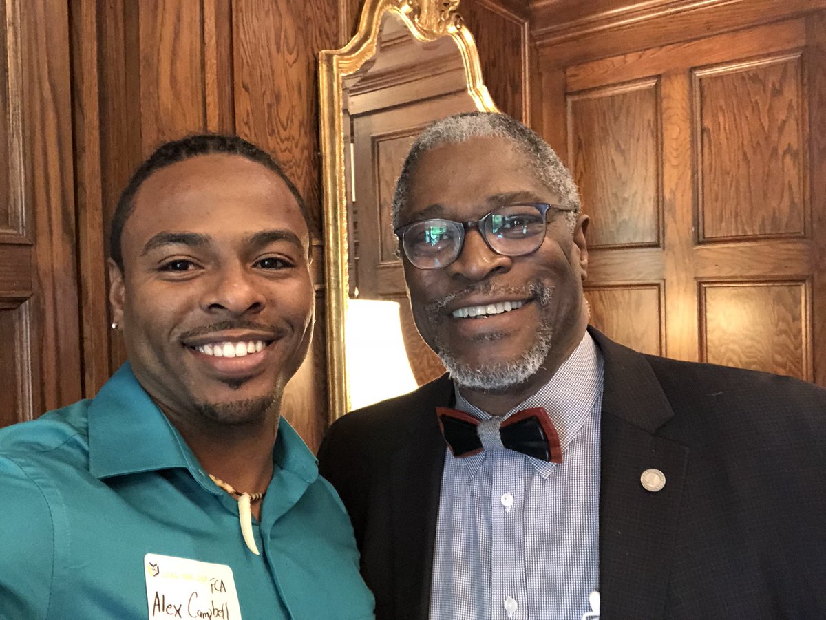 AlexCampbell_AC's tweet photo. My time at @Leadercast in KC was amazing learning how to #leadmyself @MayorSlyJames talk was powerful along with @UMKC_AD_CWILSON https://t.co/KXGWDapalY