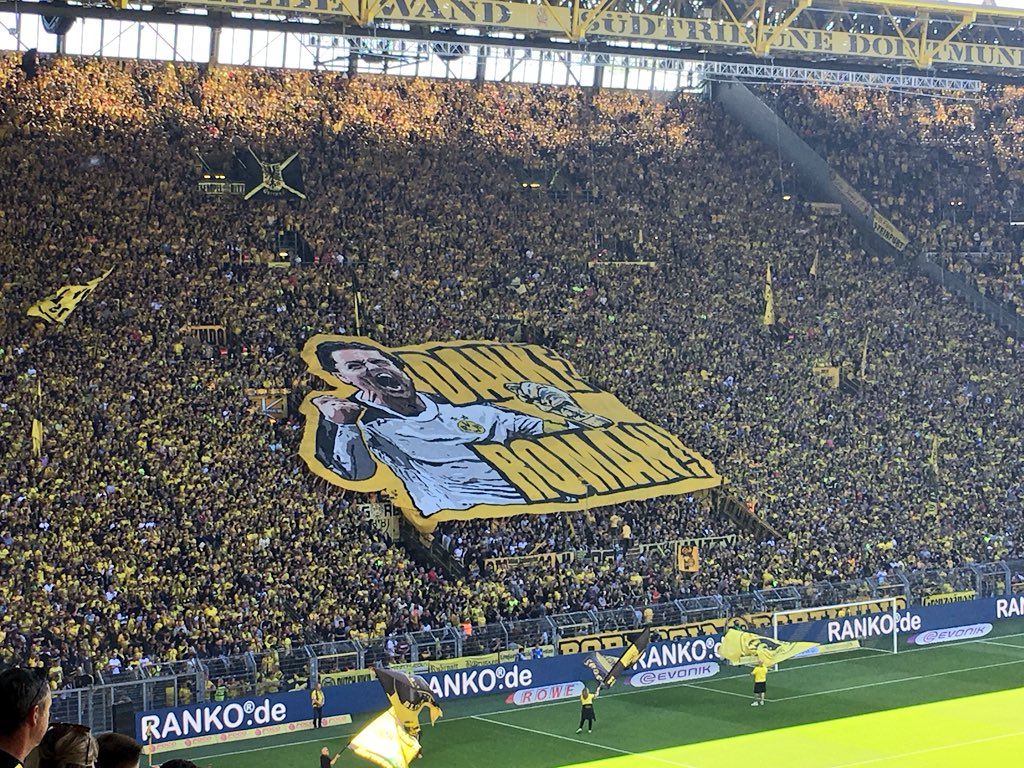 BVB's tweet photo. 👏 #AGrandiosAbschied - Danke, Roman! #BVBM05 https://t.co/UdRgsoa1o9