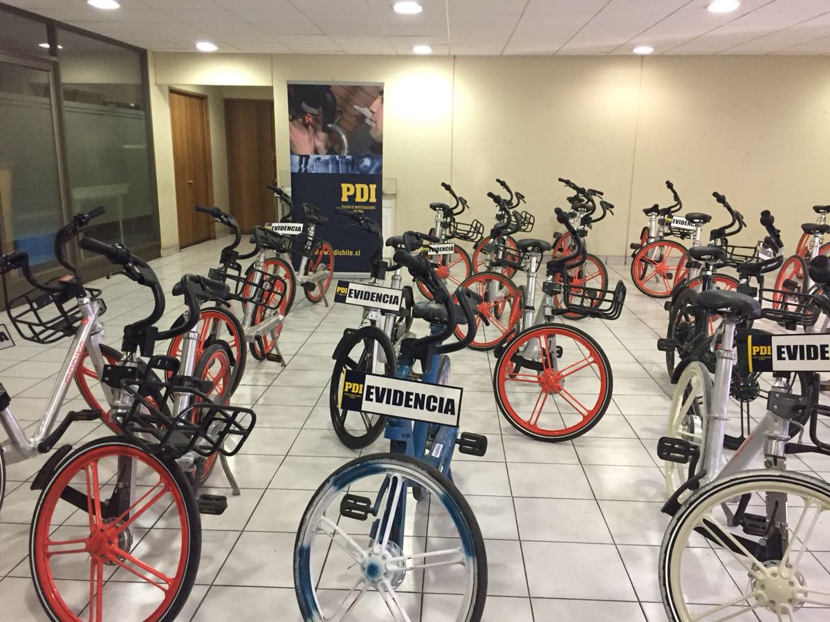biobio's tweet photo. PDI recupera más de 50 bicicletas de la aplicación Mobike que habían sido robadas https://t.co/1Uo2hHvoDb https://t.co/z8jUsThs6Z