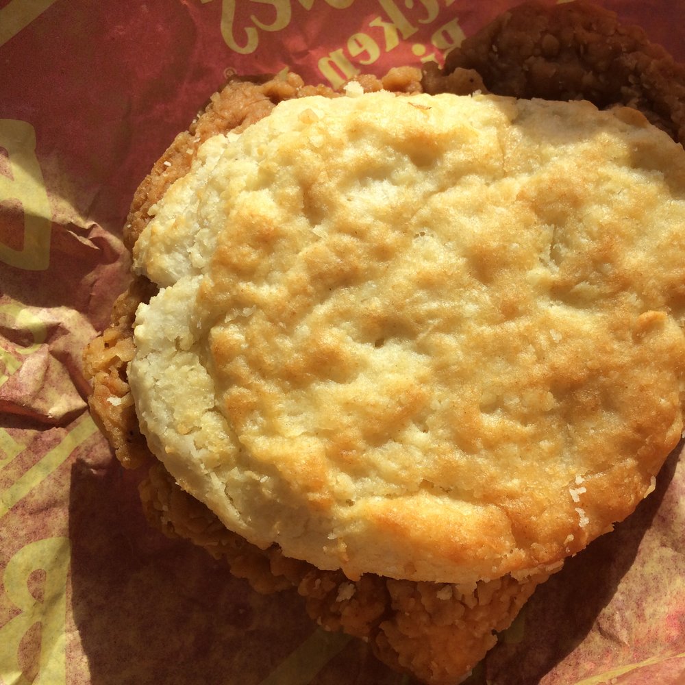 nanscpa's tweet photo. Picked up a biscuit for Scott. #BojanglesRDU @getStealz https://t.co/DX4fMg4zQs