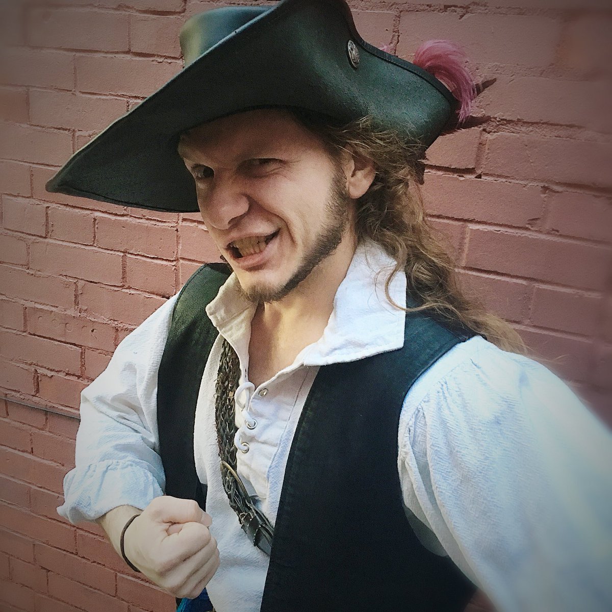 HeartlandMer's tweet photo. Ahoy landlubbers of @CityofGrandview! Mermaid Aurelia and Captain Tidus Rising can be spotted at Harry's Hay Days today from 1-2 PM for a Meet &amp; Greet! Keep a weather eye out for other acts of amazement all day long! #grandviewmo https://t.co/VCyAseU9wd